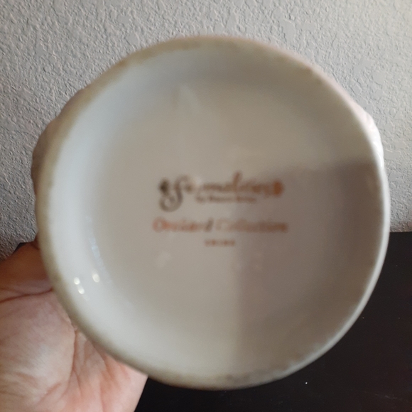 Formalities Baum Bros Orchard Collection 9" Handpainted Fine Porcelain Basket - Picture 6 of 7